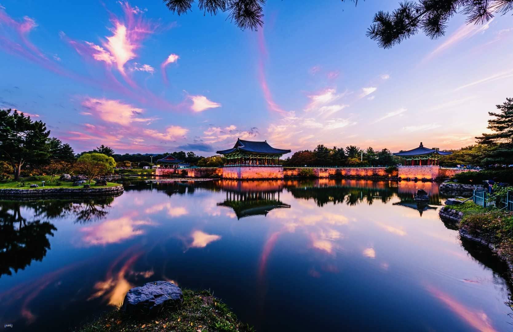 Gyeongju One-Day Tour: Hwangridan-gil, Daereungwon, Bulguksa, Gyochon Village, Donggung Palace, and Wolji Pond | South Korea