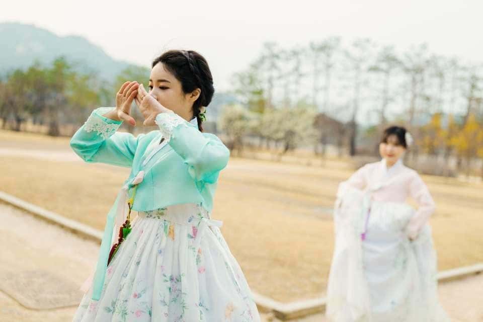 Hanbok Experience (Hanboknam Gyeongbokgung Store) with Korean Hairstyling4