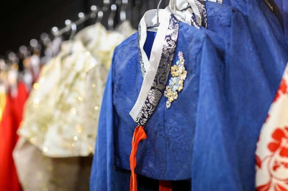 Hanbok Experience (Hanboknam Gyeongbokgung Store) with Korean Hairstyling1