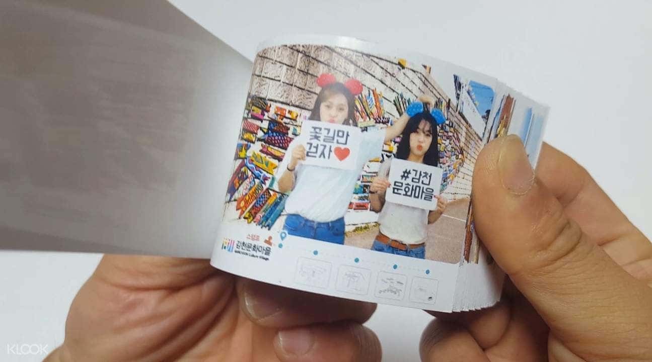 Hand-flipped Photobook Making Class Experience in Gamcheon Cultural Village1