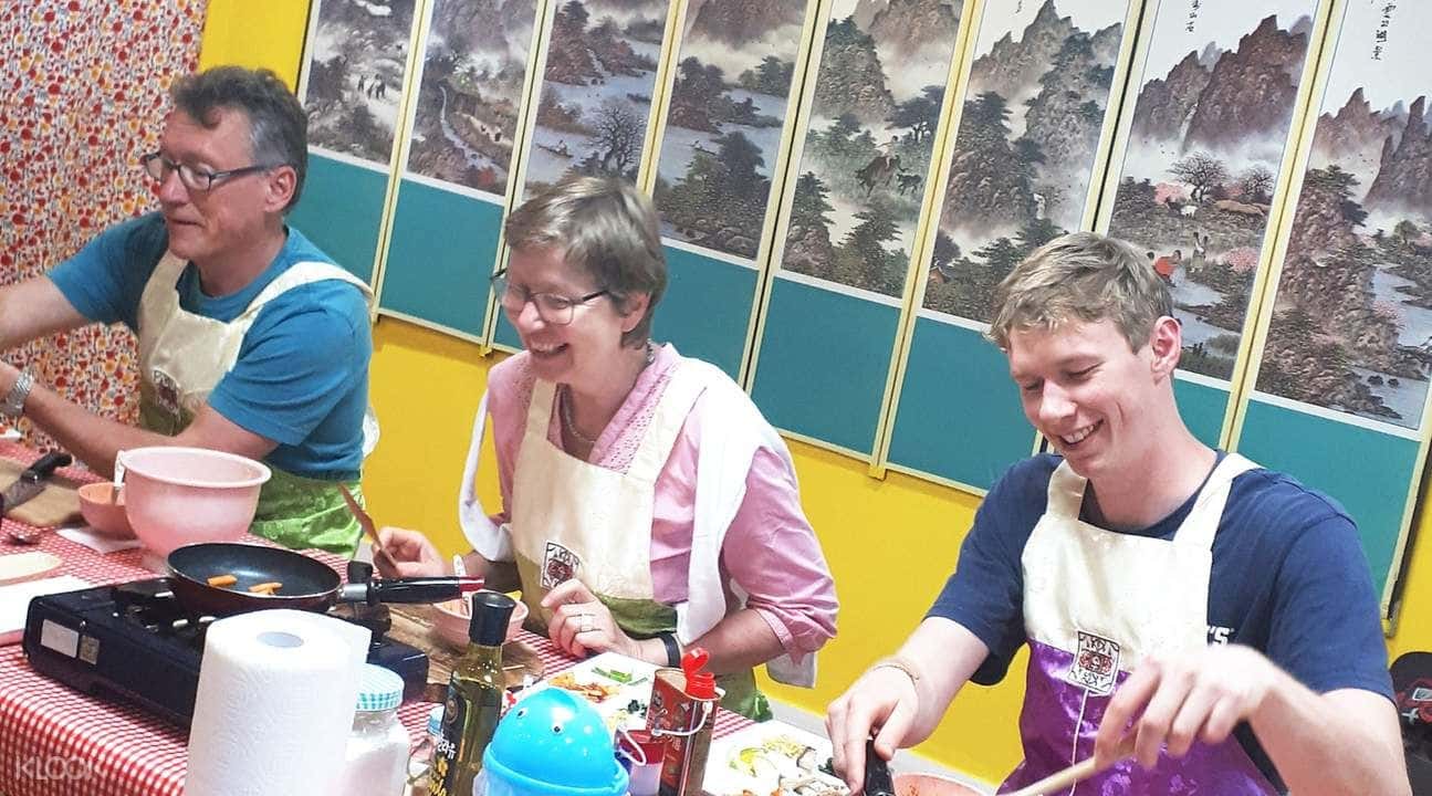 Korean Full-Course Meal Cooking Class at Local Home with Local Market Experience in Seoul3