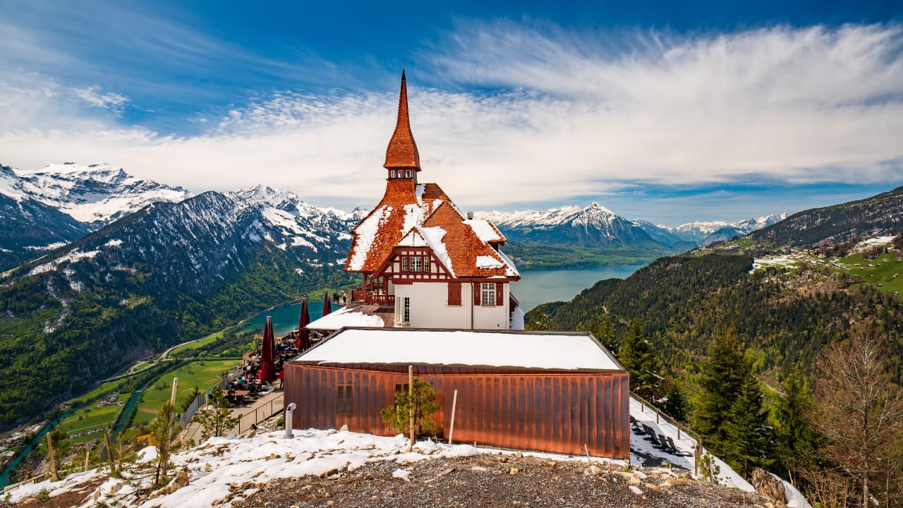 travel-story-1727844109_3bd8654a63a1a22015a4-0