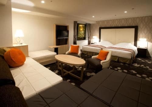 travel-story-1756873666_19a916e6f023f6bbdd29-0