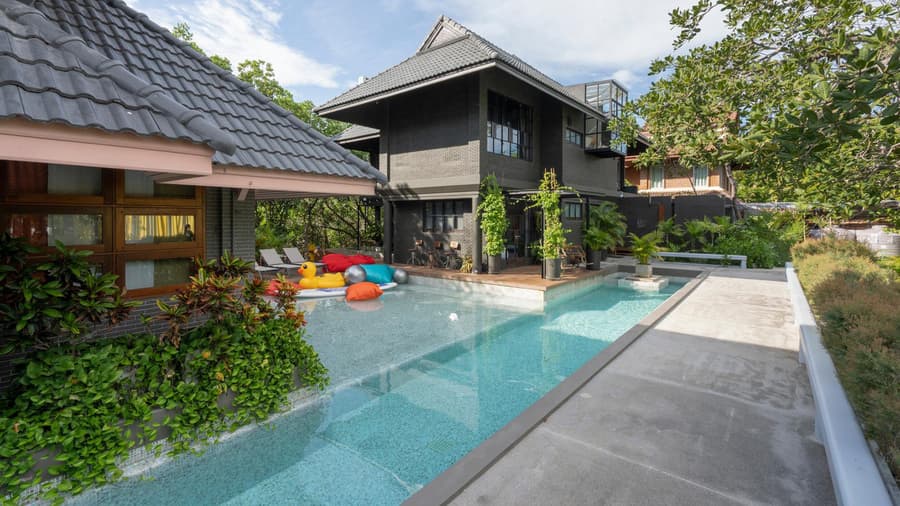 travel-story-1740453122_0bdf99dadb2f0e8d0ed1-0