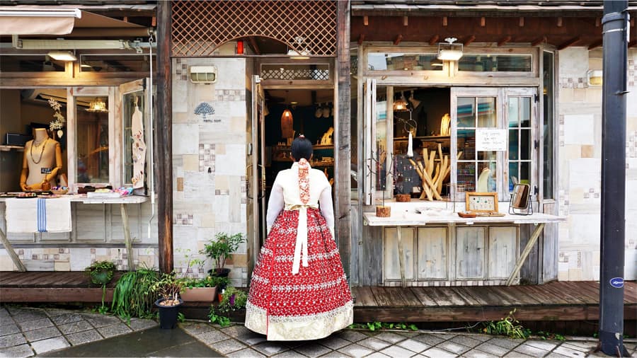 travel-story-1743059369_efe2191fce31b1ed2fe9-0