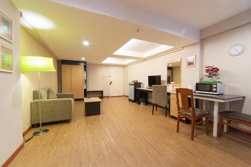 Executive Suite with Round Trip Transfer