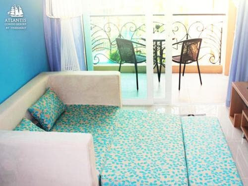 Apartment with Garden View